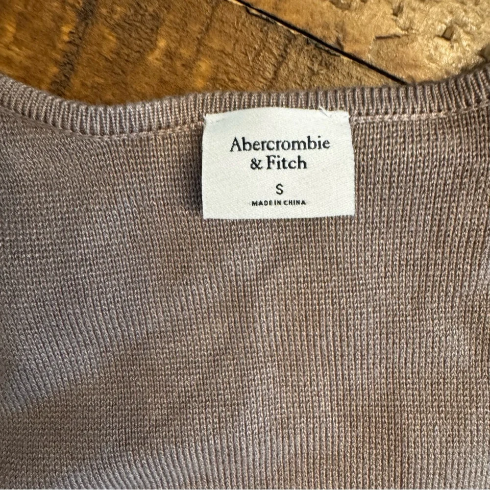 Abercrombie & Fitch chic taupe